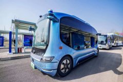 卫龙正通过一座座智能